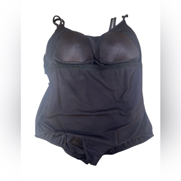 Miraclesuit One PC Black Swimsuit in Mock Tankini Style Size 22W - Picture 3 of 5